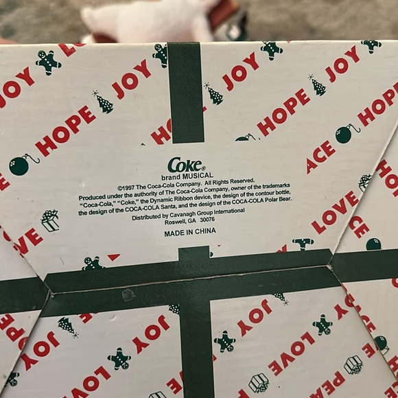 VTG House of Lloyd Christmas Around the World Coca Cola Cool Break Musical 1997 - Picture 9 of 10